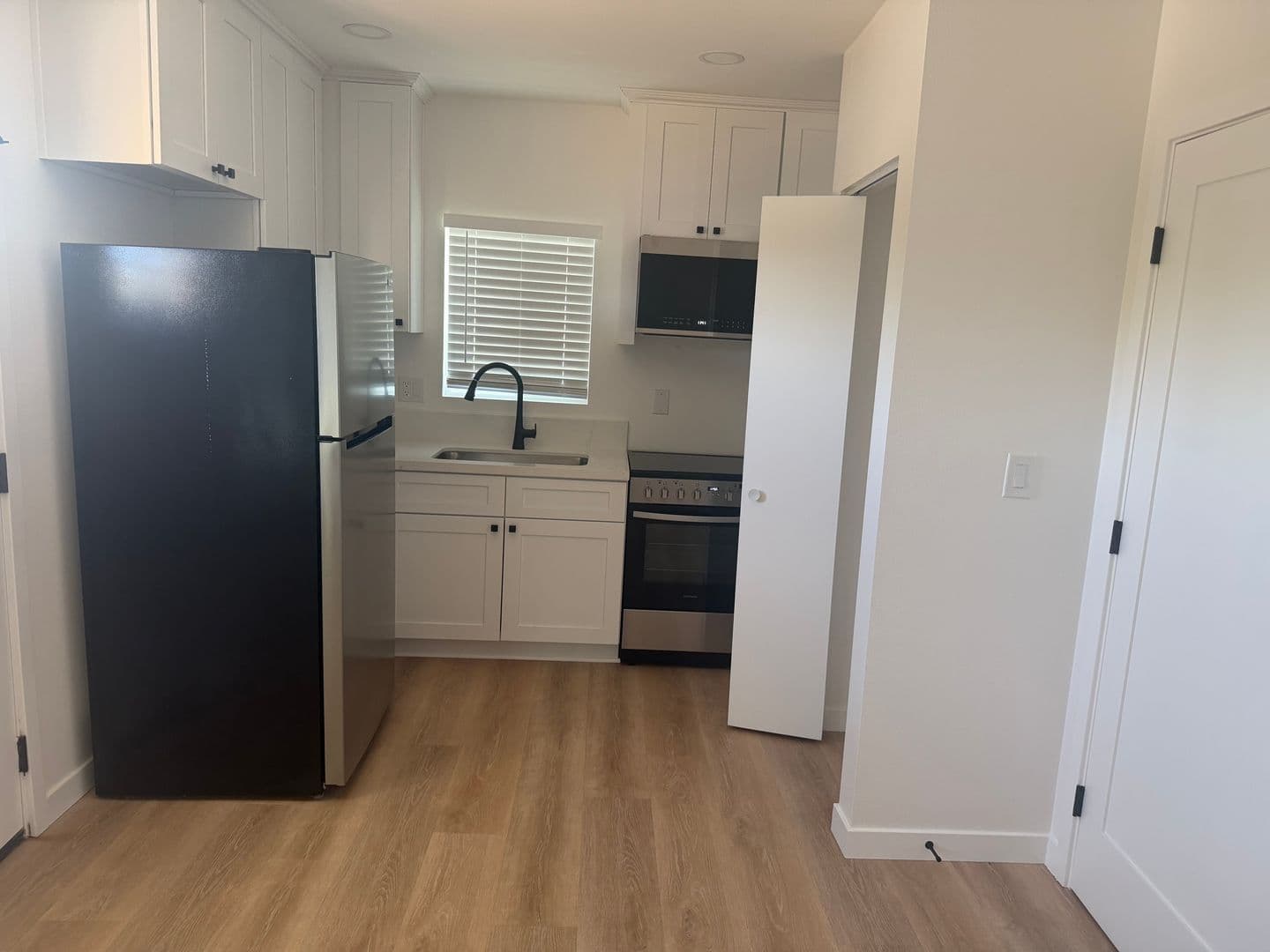 Riverside Apartment: 11716-20 Hazeldell Dr