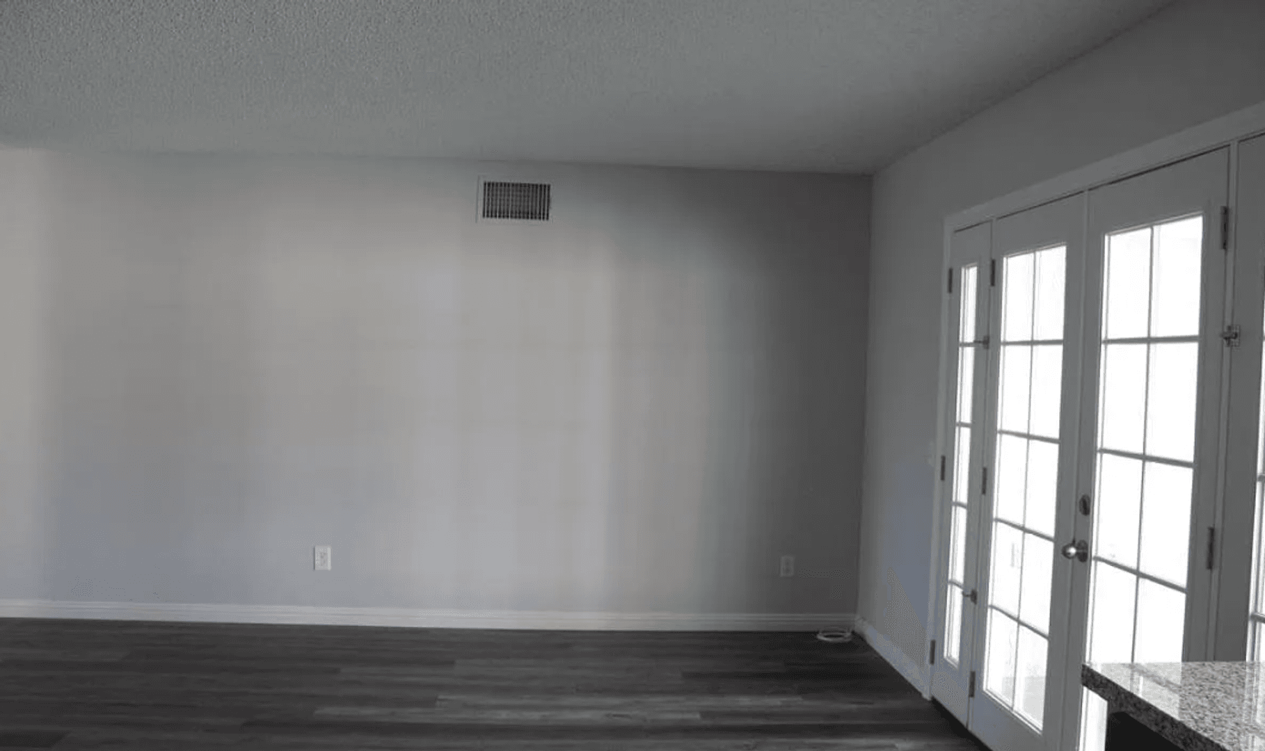 Corona House: 1412 Evergreen Ln
