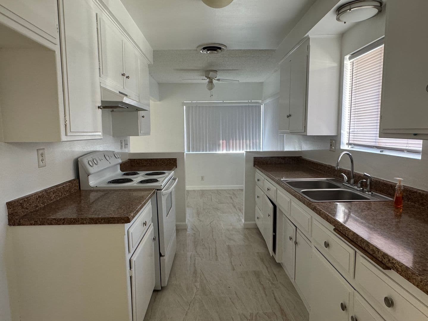 Hemet Apartment: 41650-52 Marine Dr