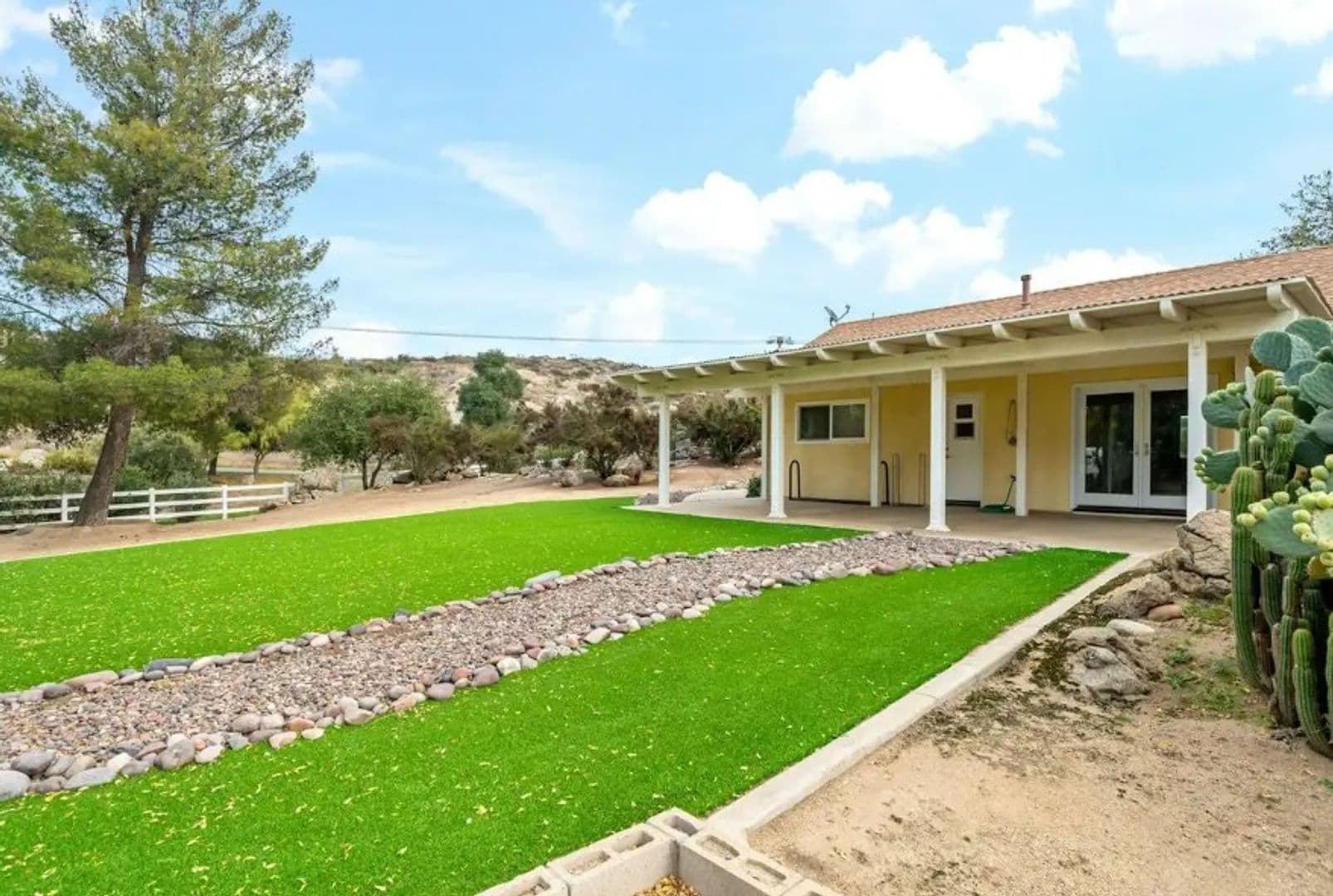 Temecula House: 38970 Yuma Ln