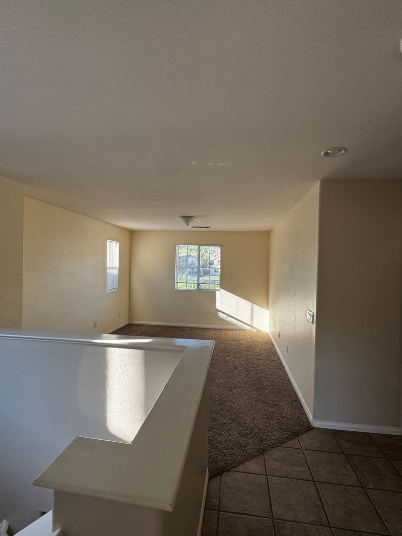 Corona House: 11408 Magnolia St