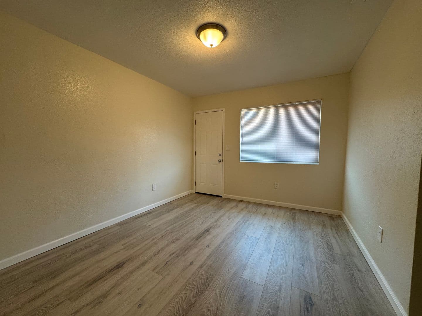 Hemet Apartment: 41749-55 Marine Dr