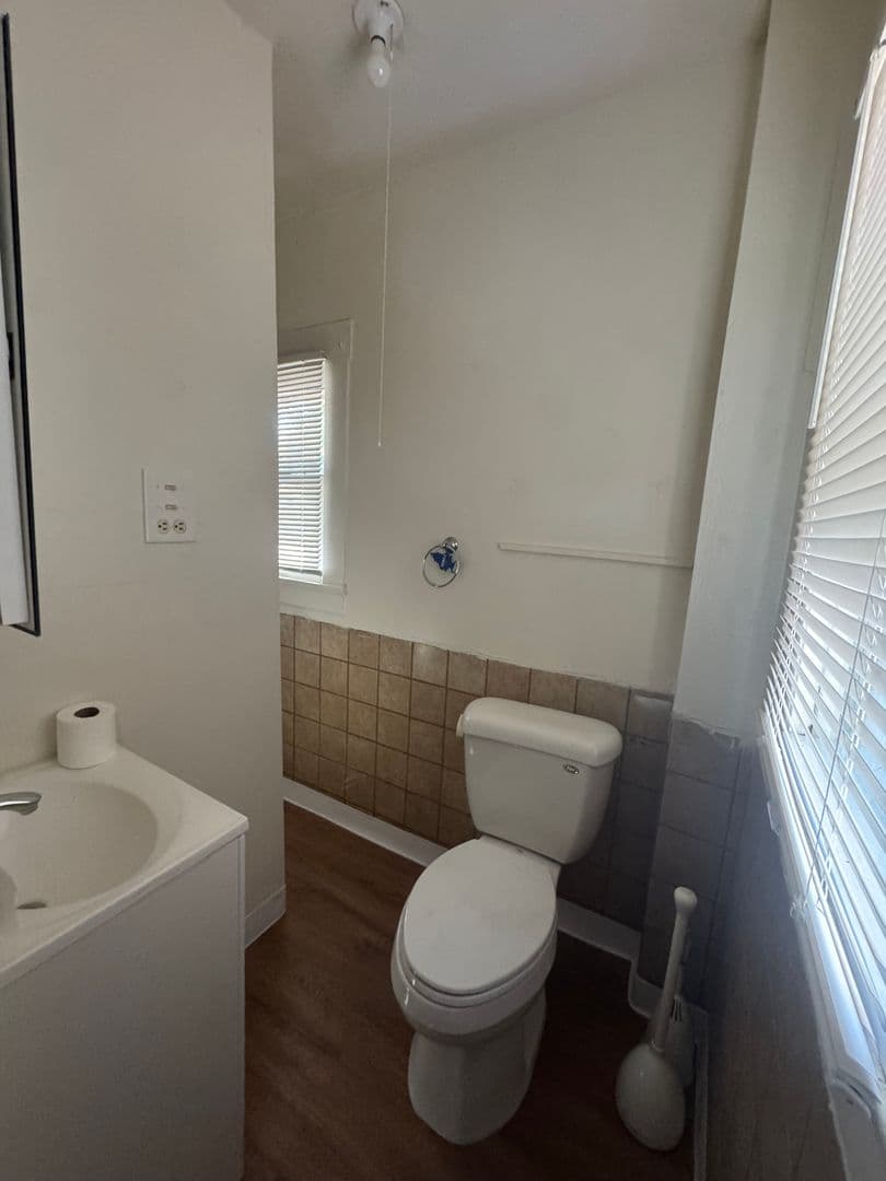 Hemet House: 224 W. Latham Avenue