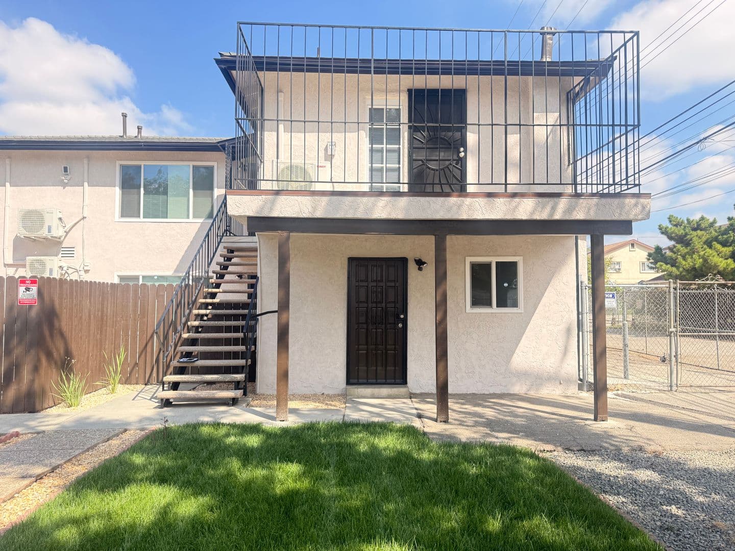 Pomona Apartment: 1994 S Park Avenue