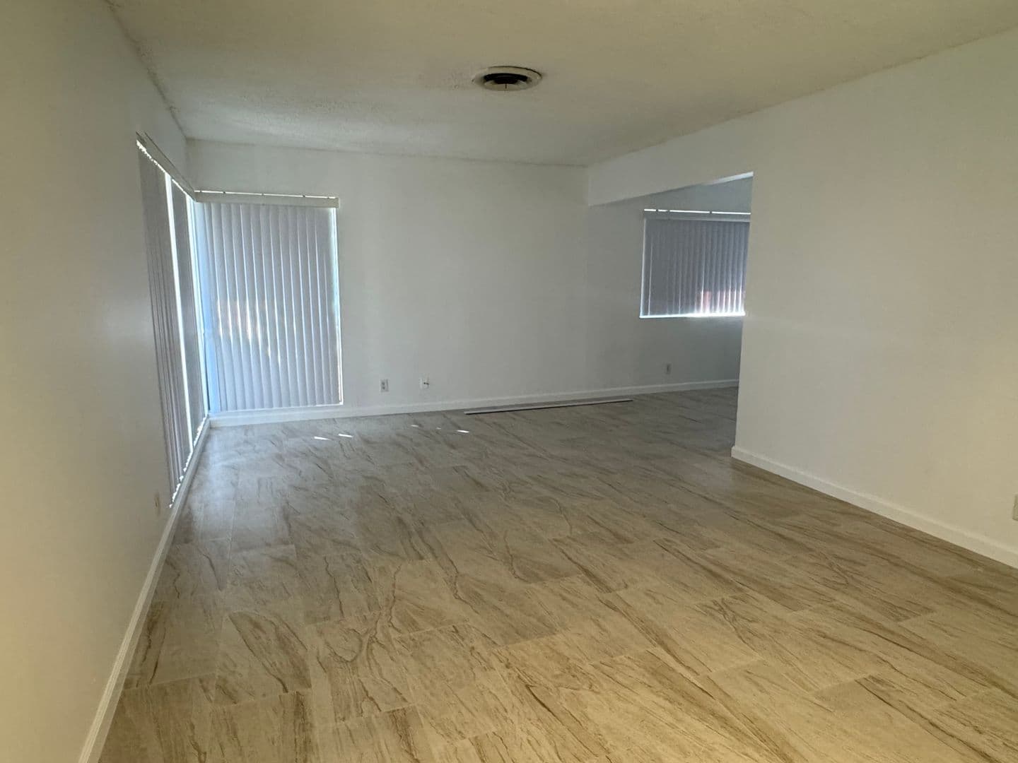 Hemet Apartment: 41650-52 Marine Dr