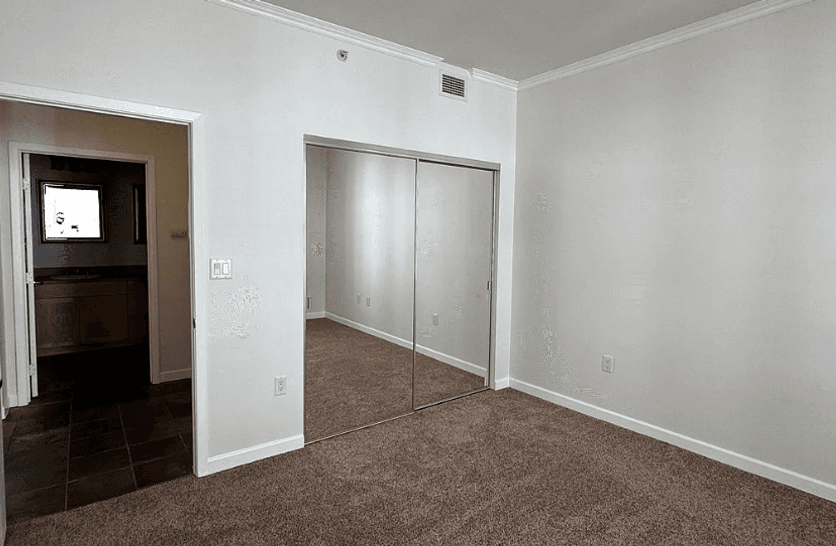 San Diego Apartment: 1150 J Street