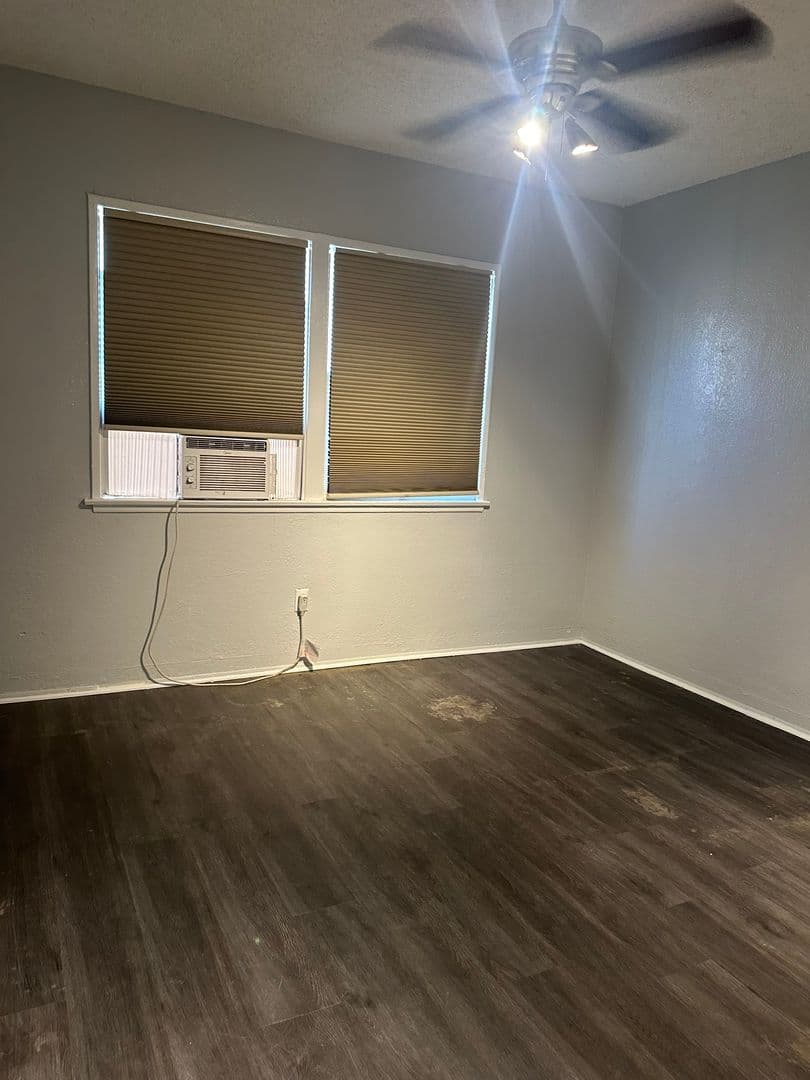 Riverside Apartment: 5837-39 Picker St