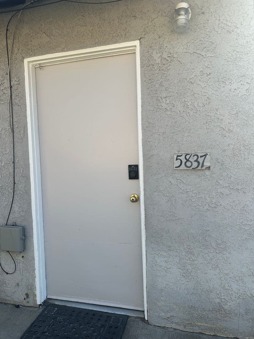 Riverside Apartment: 5837-39 Picker St