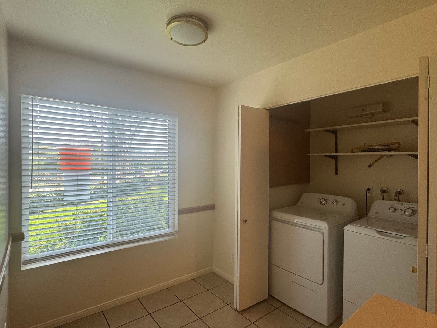 Riverside Condo: 4722 Knickerbocker Ln