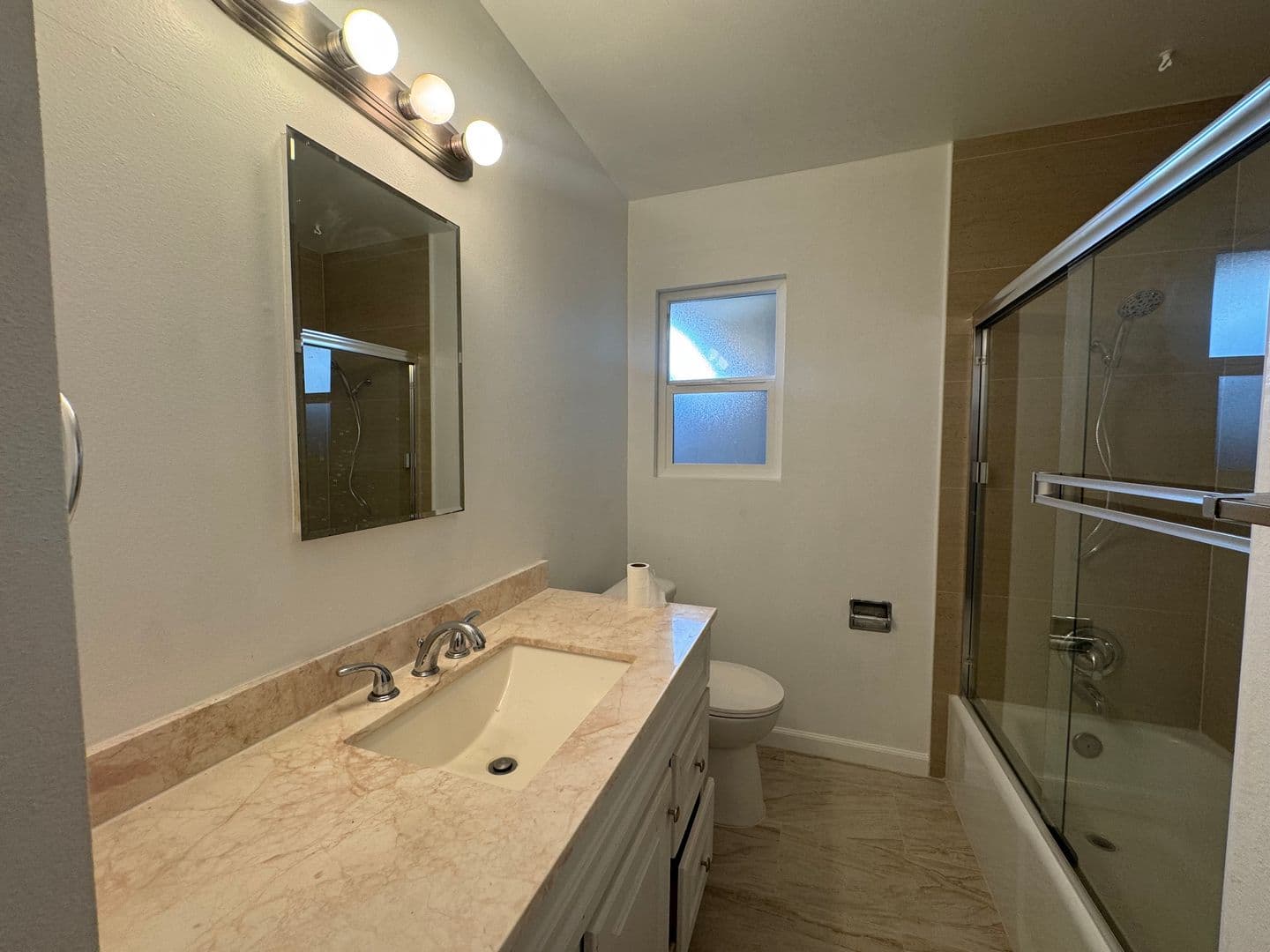 Hemet Apartment: 41650-52 Marine Dr
