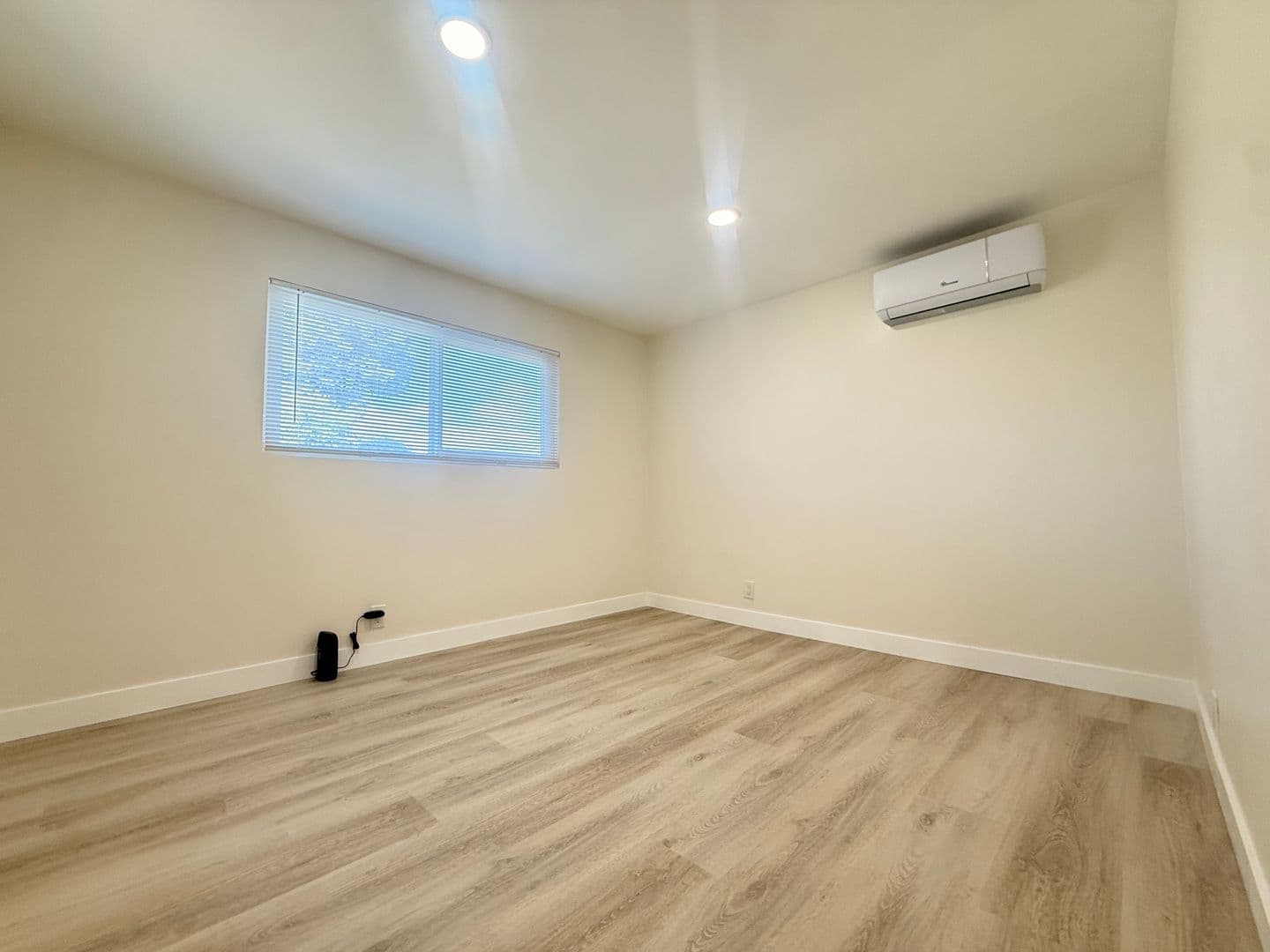 Pomona Apartment: 1994 S Park Avenue