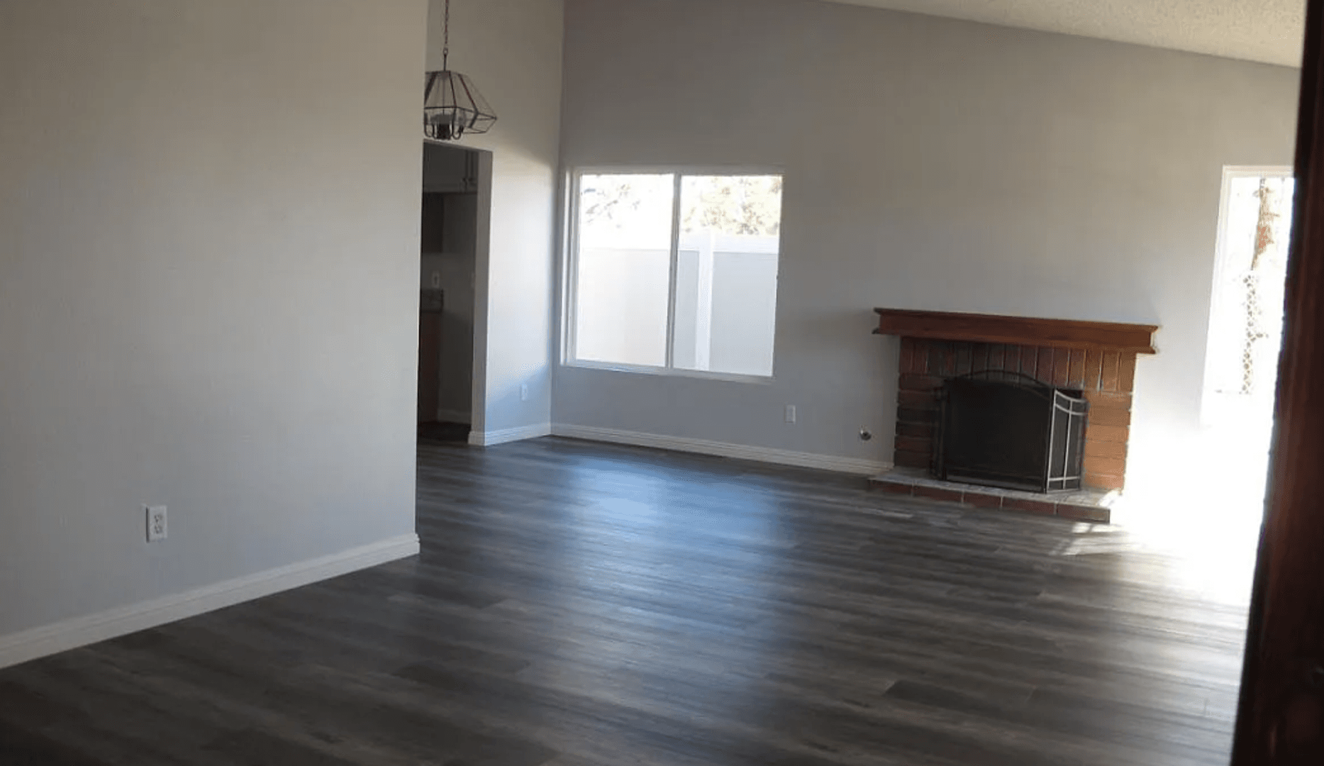Corona House: 1412 Evergreen Ln