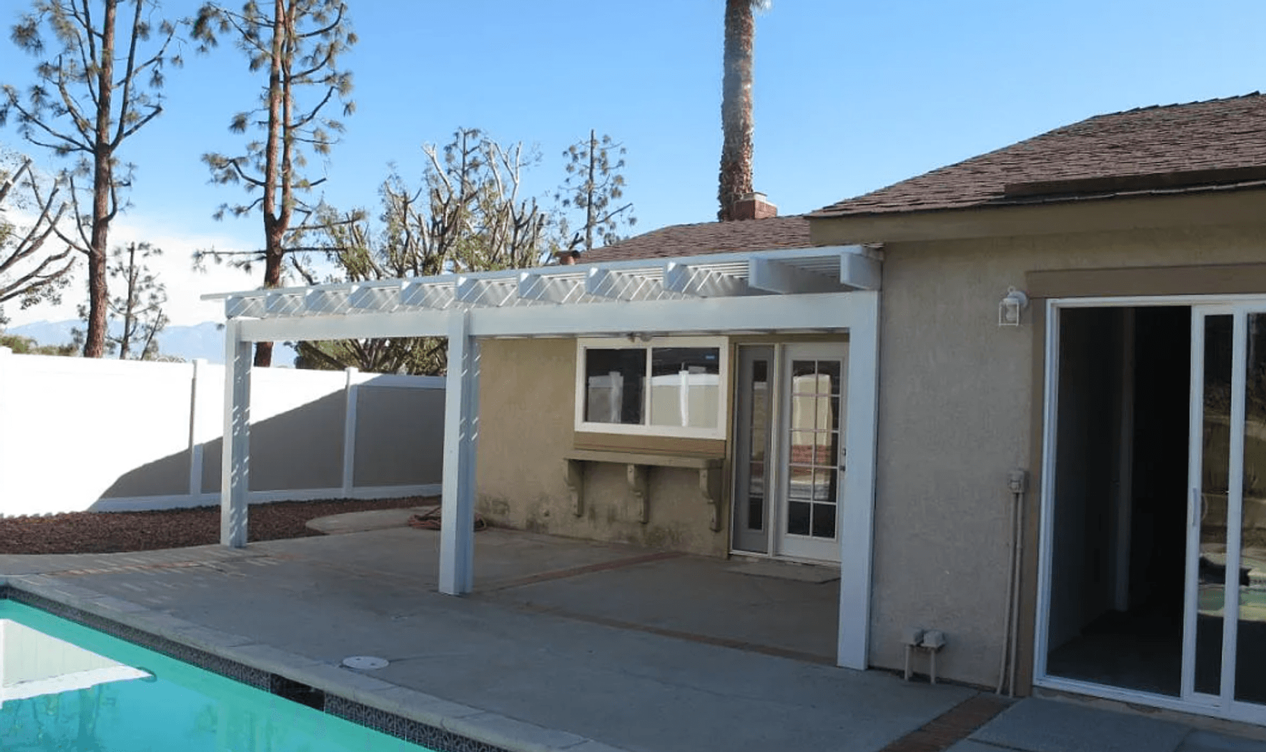 Corona House: 1412 Evergreen Ln