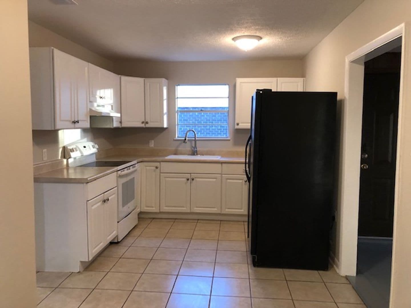 Savannah House: 9321 Dunwoody Dr