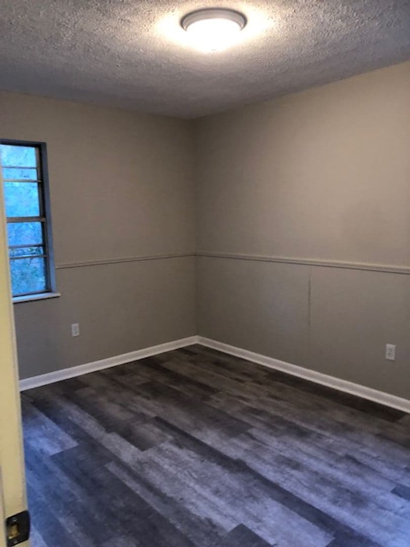 Savannah House: 9321 Dunwoody Dr