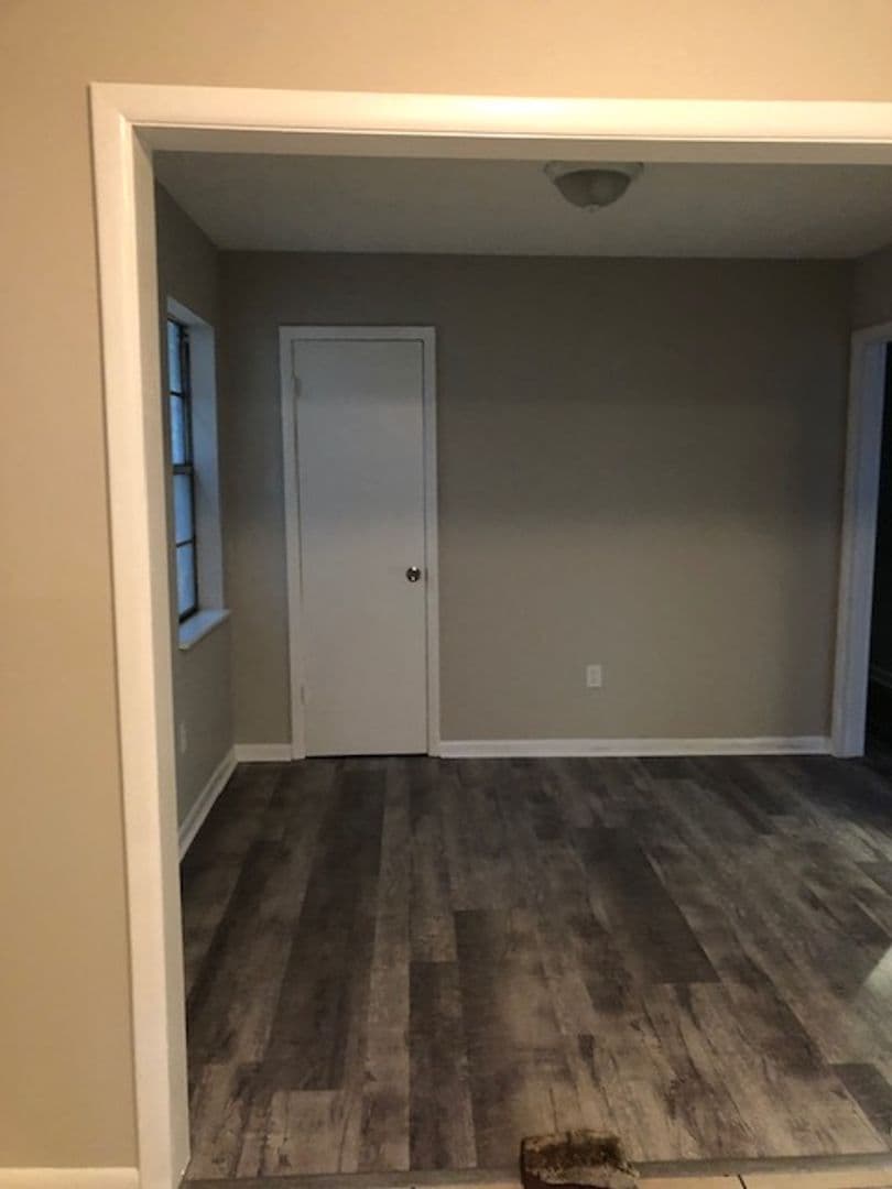 Savannah House: 9321 Dunwoody Dr