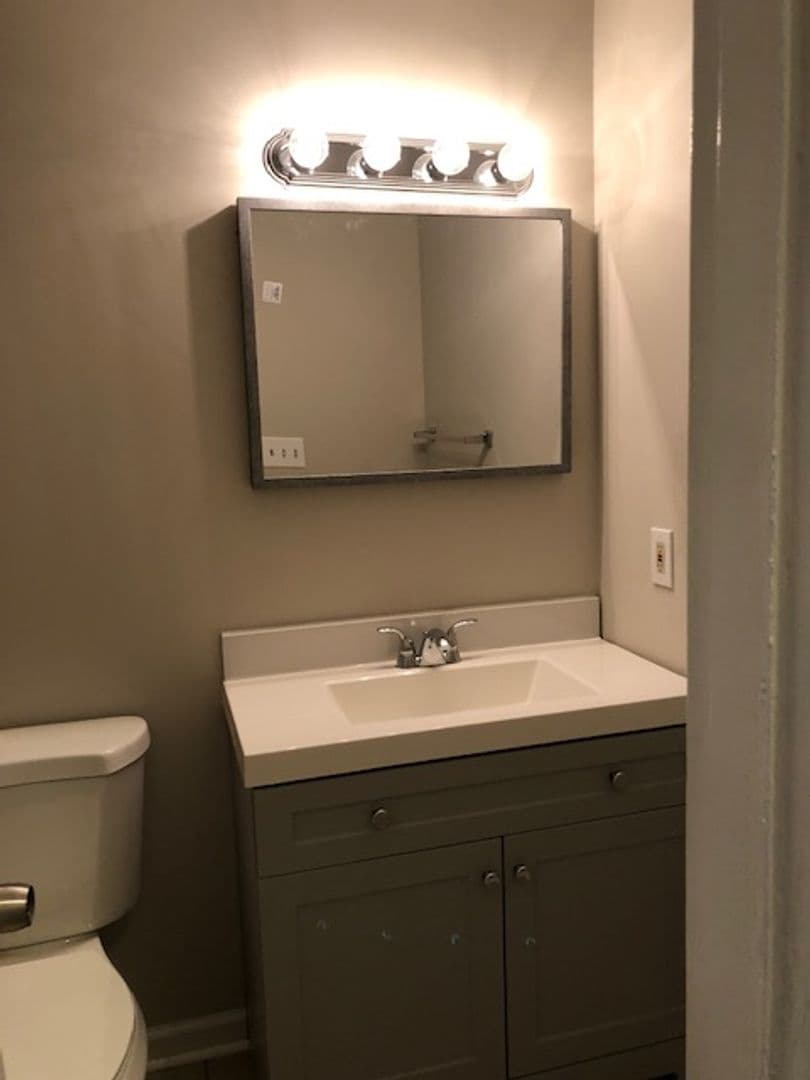 Savannah House: 9321 Dunwoody Dr