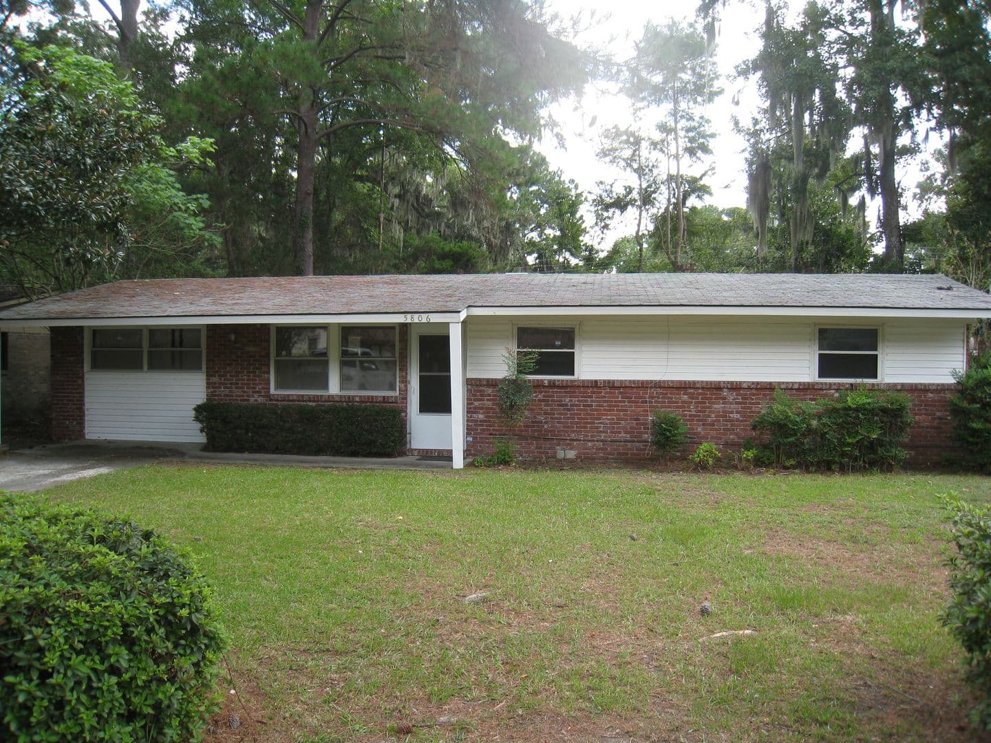 Savannah House: 5806 Fairview Ave