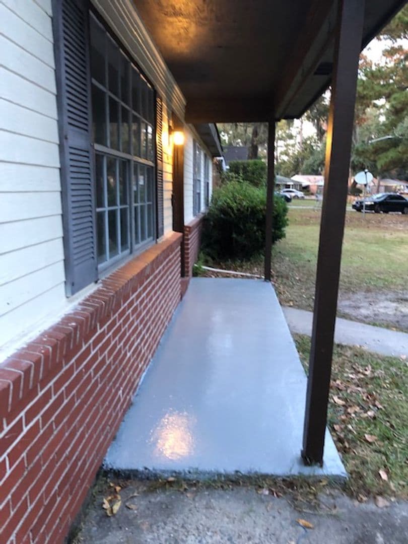 Savannah House: 9321 Dunwoody Dr