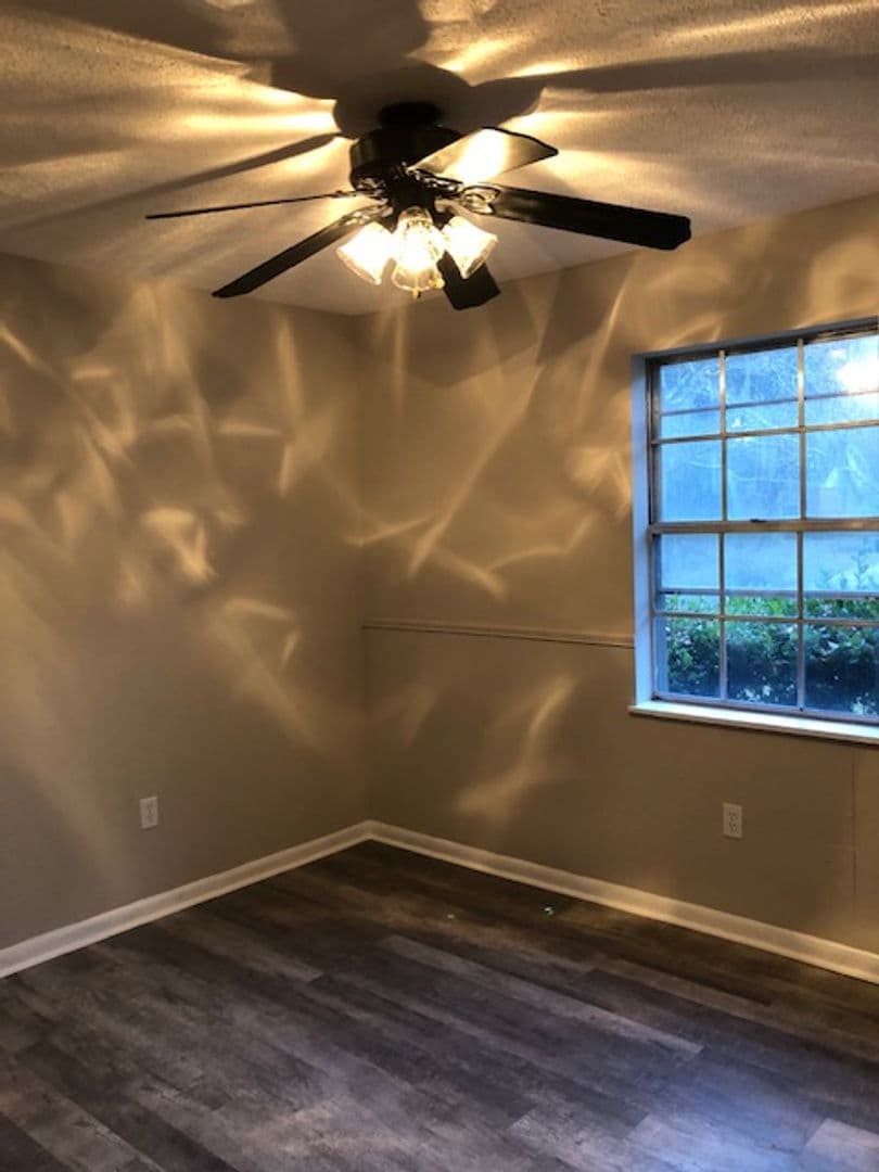Savannah House: 9321 Dunwoody Dr