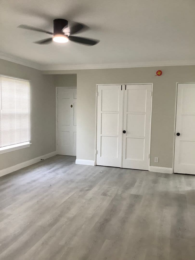 West Hollywood Apartment: 1316 Havenhurst Drive