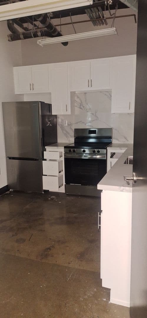 Los Angeles Apartment: 1947-1963 N CAHUENGA BLVD