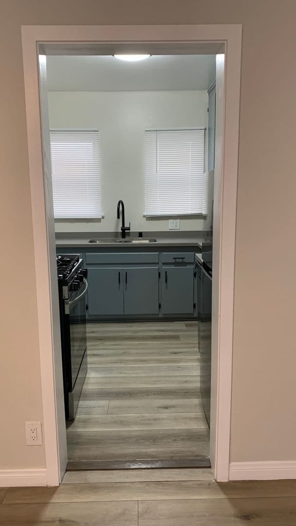 West Hollywood Apartment: 1316 Havenhurst Drive
