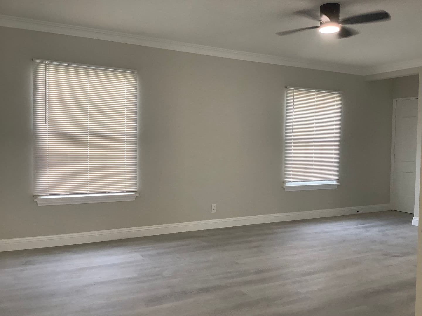 West Hollywood Apartment: 1316 Havenhurst Drive