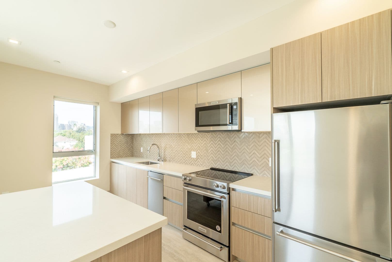 Los Angeles Apartment: 10534 Santa Monica Blvd.