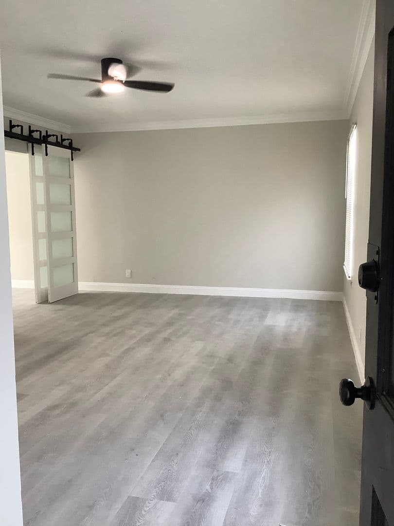 West Hollywood Apartment: 1316 Havenhurst Drive