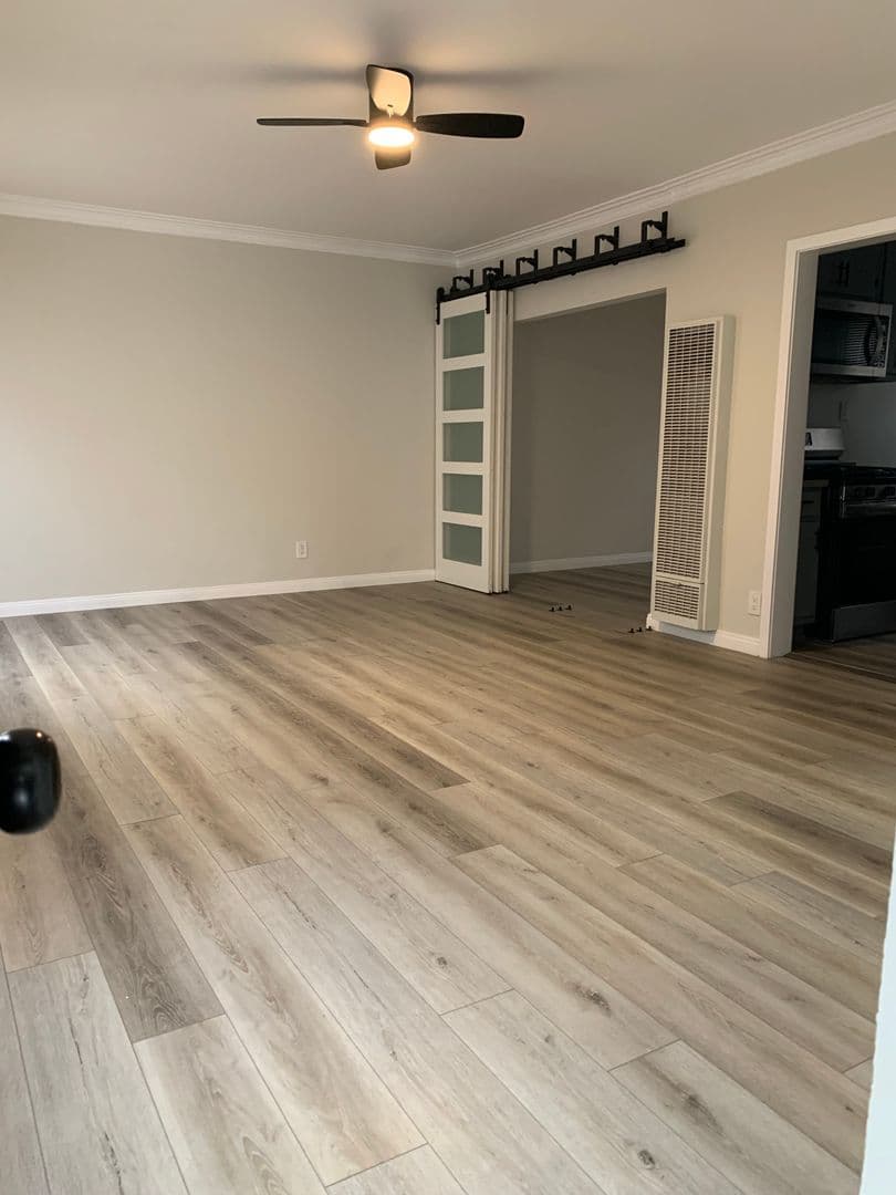 West Hollywood Apartment: 1316 Havenhurst Drive