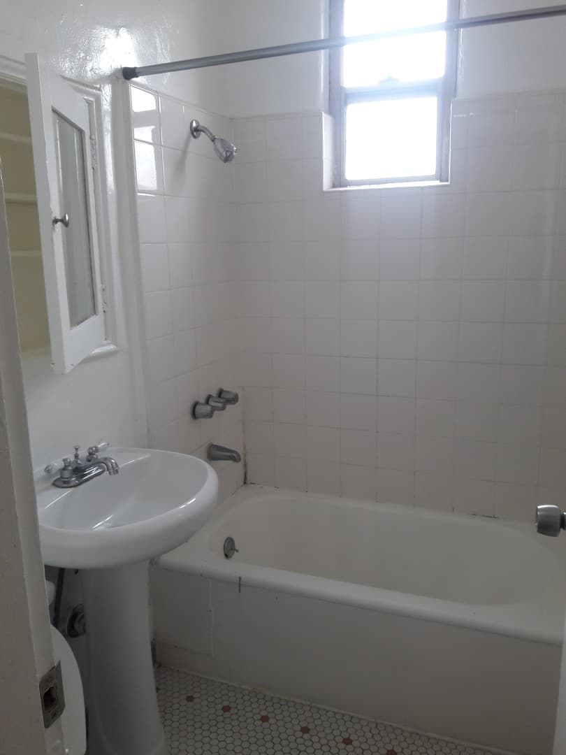 Los Angeles Apartment: 6228-6238 De Longpre Avenue