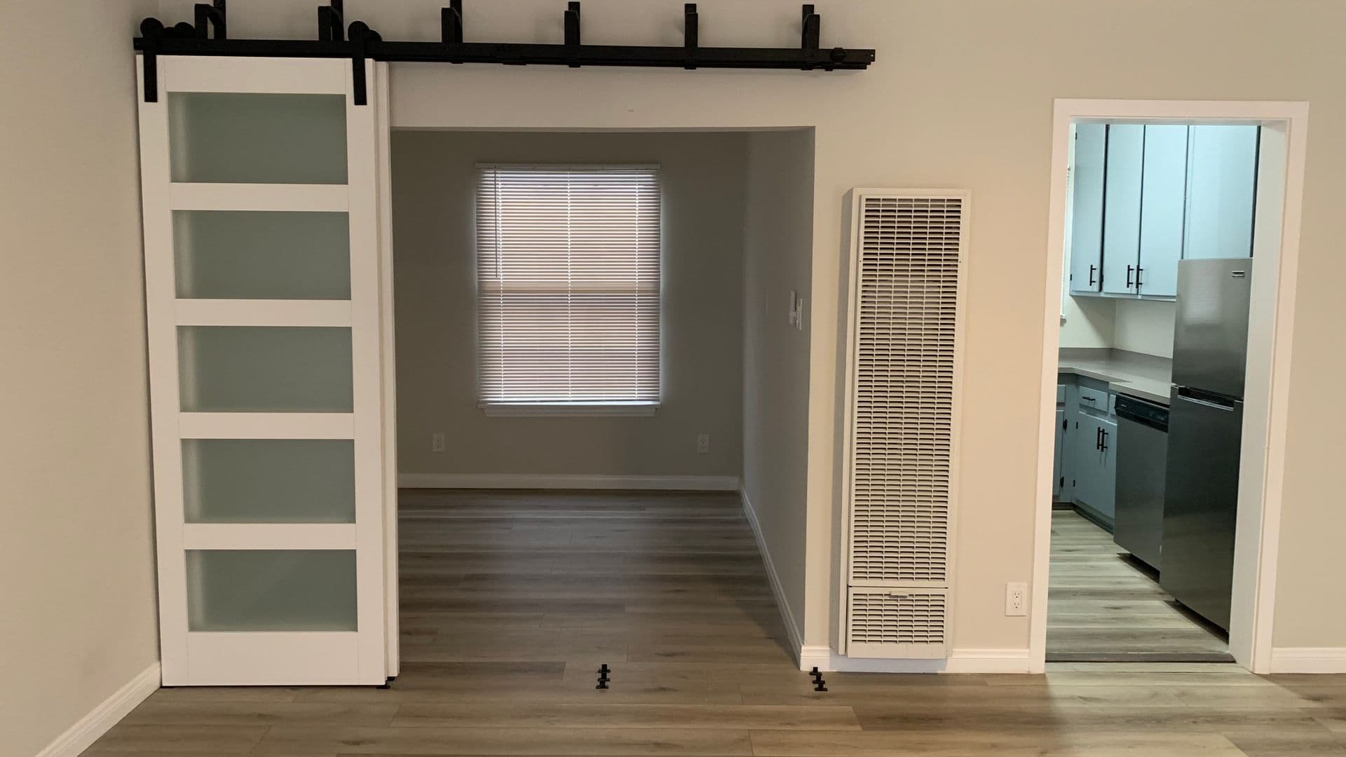 West Hollywood Apartment: 1316 Havenhurst Drive