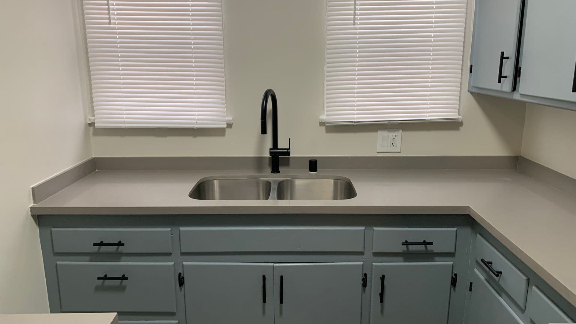 West Hollywood Apartment: 1316 Havenhurst Drive