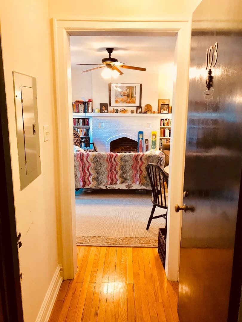 Winnetka Apartment: 460 Winnetka Ave.
