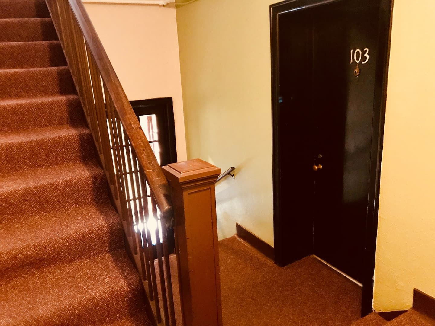 Winnetka Apartment: 460 Winnetka Ave.