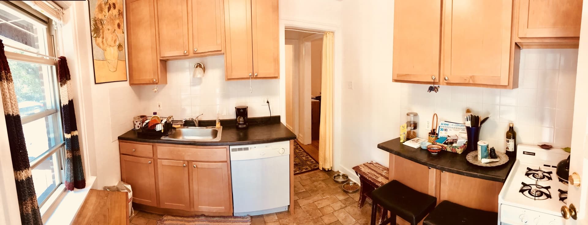 Winnetka Apartment: 460 Winnetka Ave.