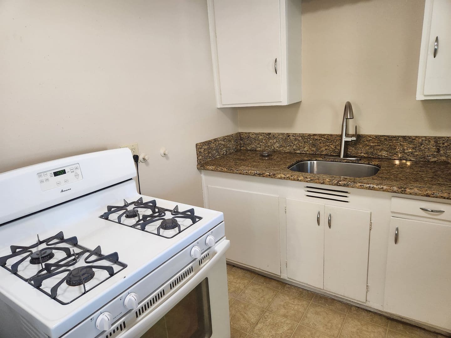 Sacramento Apartment: 4539 V St #A-D