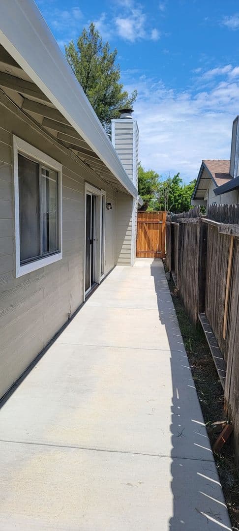 North Highlands Apartment: 5107 / 5109 Hoover St.^^