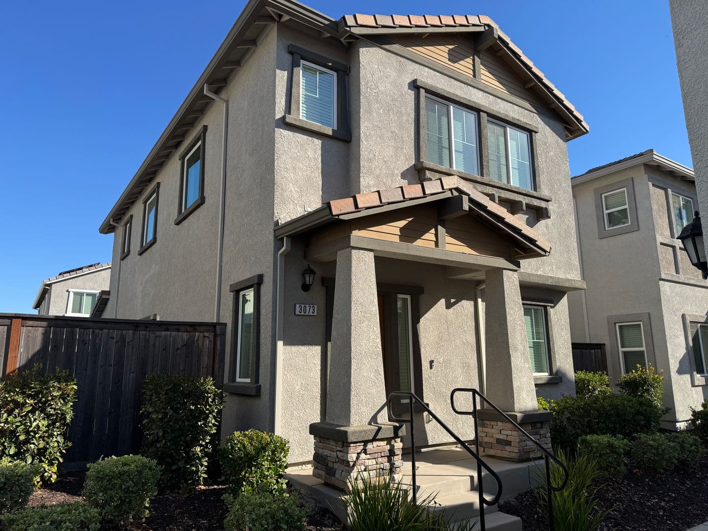 Roseville House: 3073 Pruett Drive