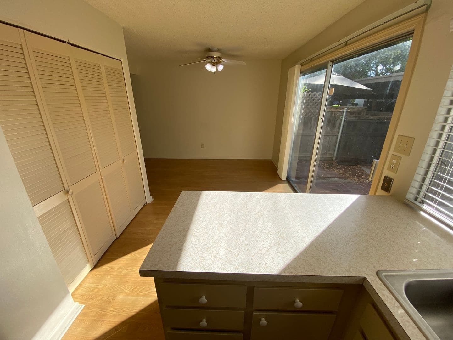 Sacramento Townhome: 8879 Salmon Falls Drive #C