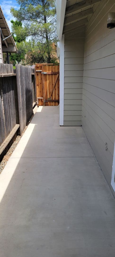 North Highlands Apartment: 5107 / 5109 Hoover St.^^