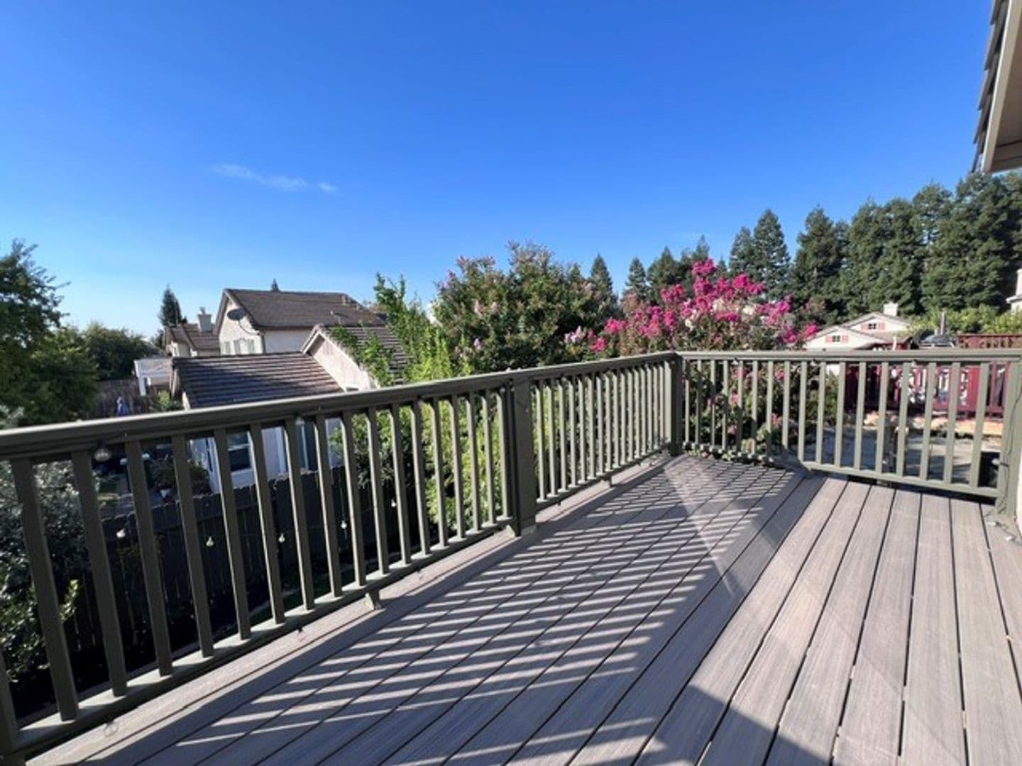 Elk Grove House: 8120 Village Brook Way