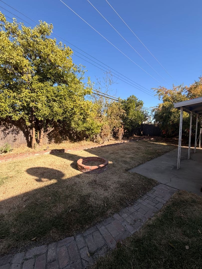 Sacramento House: 6431 Everest Way