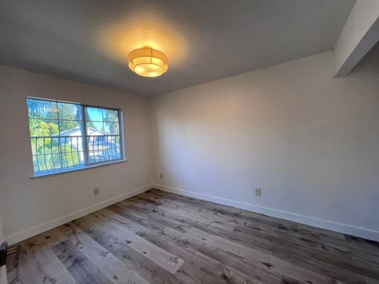 Elk Grove House: 8120 Village Brook Way