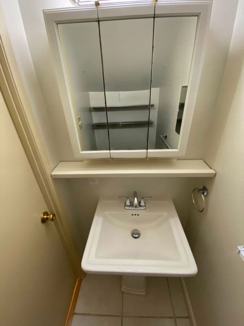 Sacramento Townhome: 8879 Salmon Falls Drive #C