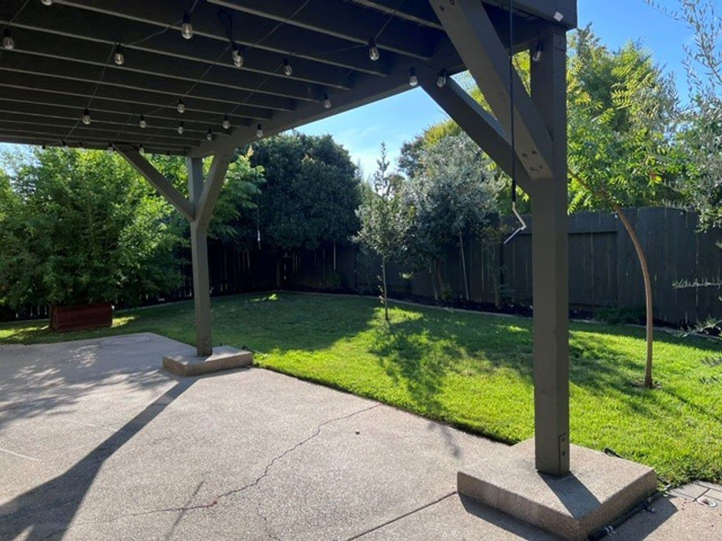 Elk Grove House: 8120 Village Brook Way