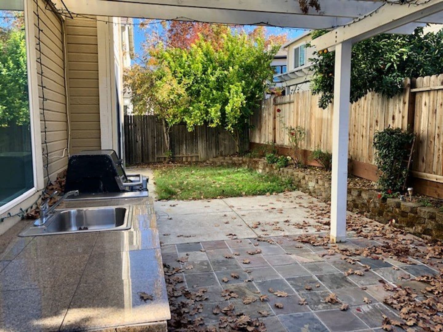 Folsom House: 370 Coventry Cir
