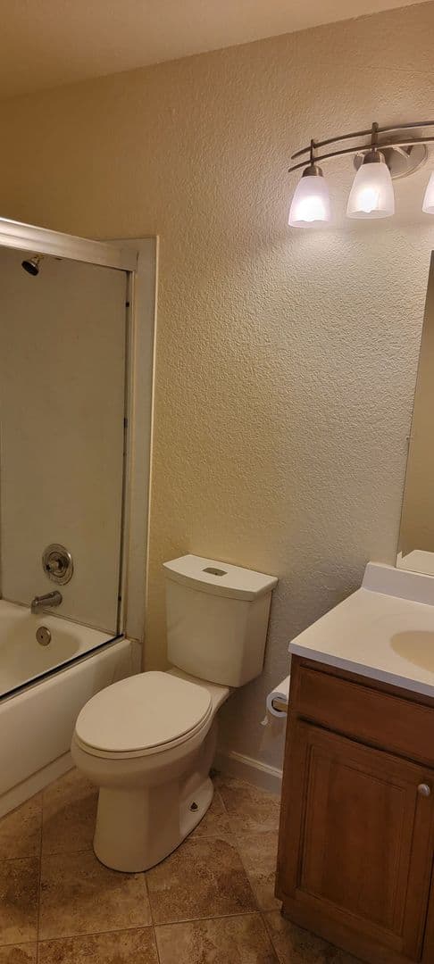 North Highlands Apartment: 5107 / 5109 Hoover St.^^