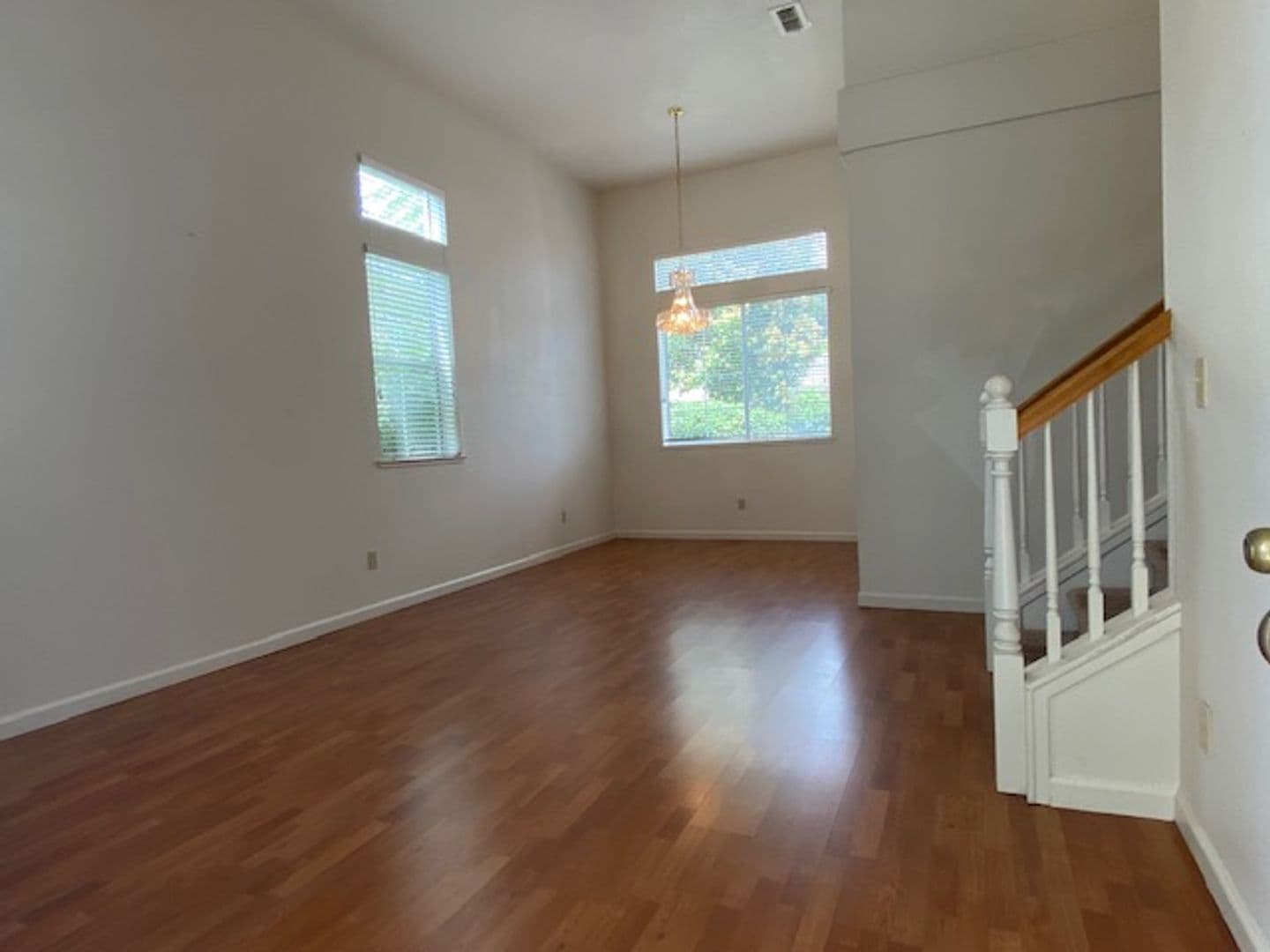 Roseville House: 1113 Caversham Way